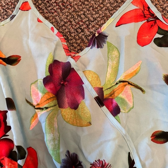 Super cute UK2LA romper with flower pattern and tie straps size M - Picture 3 of 5